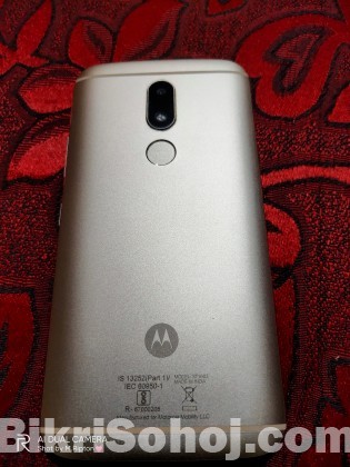 Motorola moto M